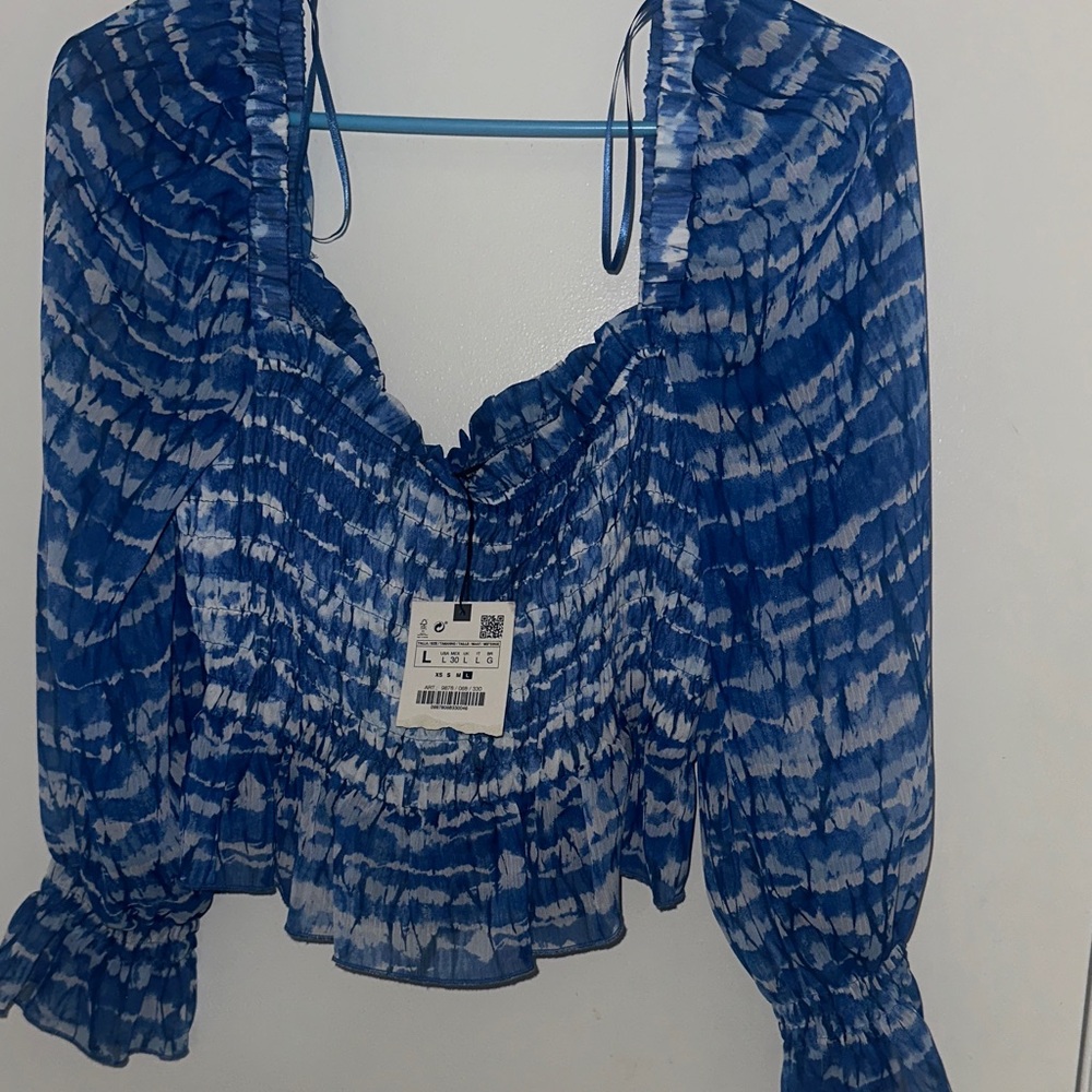 Zara Blue and White Patterned Blouse